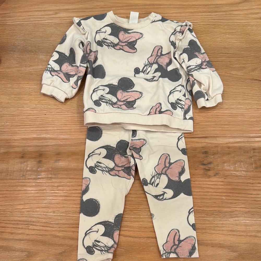 H&M Minnie Mouse sweatshirt set